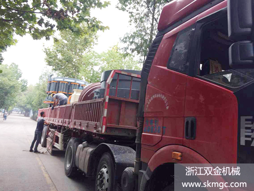 浙江双金机械圆锥破碎机